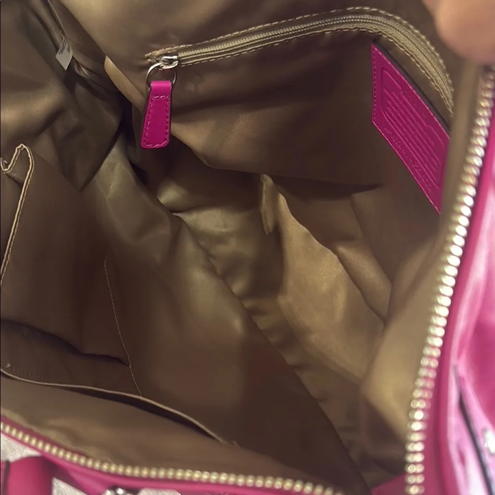 NWT Coach Daisy Magenta Leather Tote Bag with Structured Design Silver Hardware - Picture 6 of 8